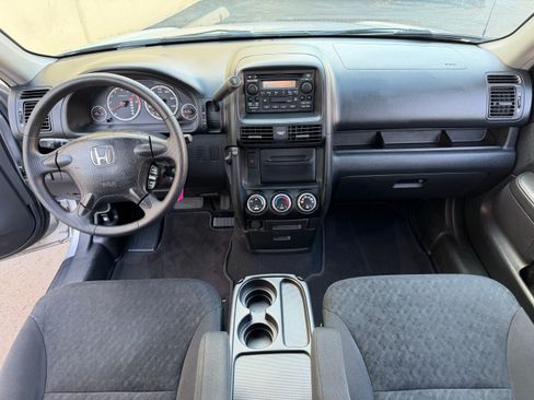 Used 2005 Honda CR-V LX image 37