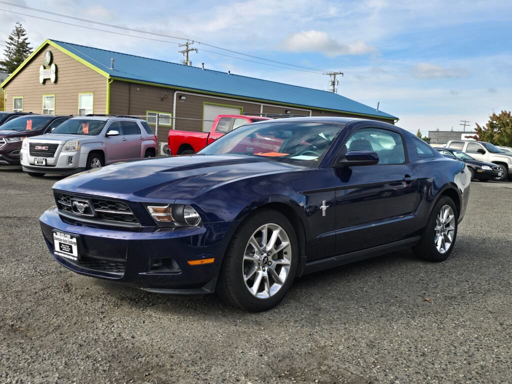 Used 2010 Ford Mustang Premium RWD image 3