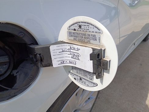 Used 2016 Chevrolet Impala Sedan FWD image 27