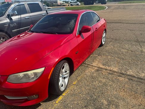 Used 2011 BMW 328i Convertible RWD image 2