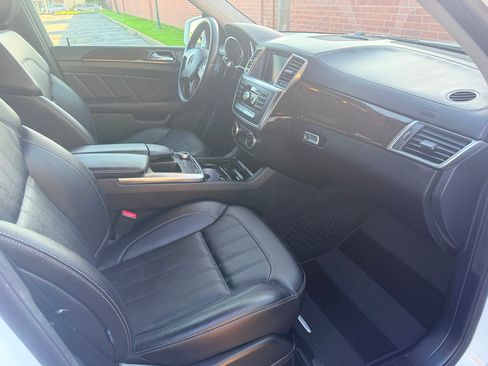 Used 2015 Mercedes-Benz GL 450 image 11