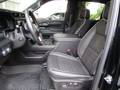 Used 2024 GMC Sierra 1500 4x4 Crew Cab AT4X image 10