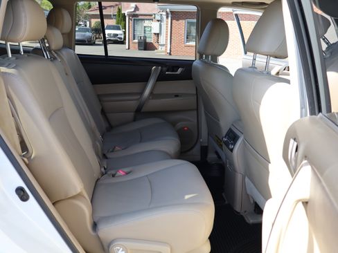 Used 2008 Toyota Highlander Sport image 17