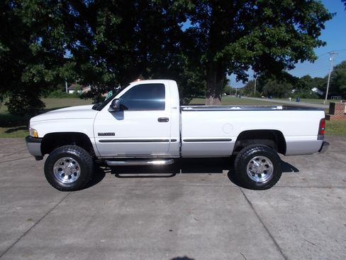 Used 1998 Dodge Ram 2500 Truck AWD/4WD image 3