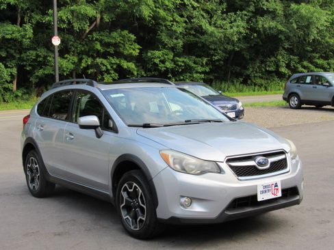 Used 2015 Subaru XV Crosstrek 2.0i Premium AWD/4WD image 10