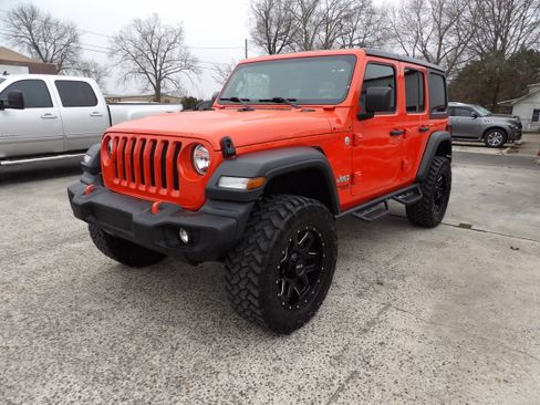 Used 2019 Jeep Wrangler Unlimited Sport image 1