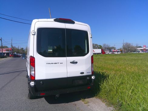 Used 2019 Ford Transit 150 XL image 4