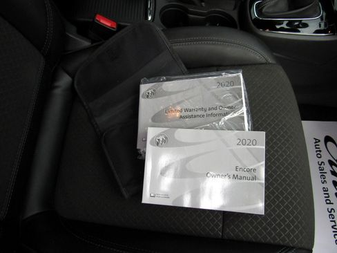 Used 2020 Buick Encore Preferred image 19