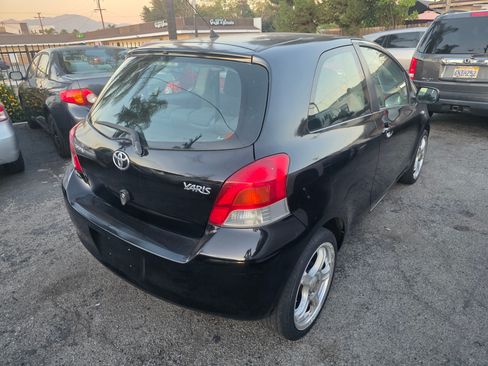 Used 2010 Toyota Yaris image 4