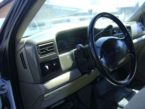 Used 2002 Ford F550 2WD Regular Cab Super Duty image 14