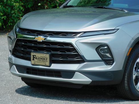 Used 2025 Chevrolet Blazer FWD LT w/ 2LT image 8