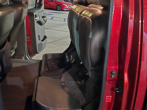 Used 2013 Nissan Frontier PRO-4X image 24