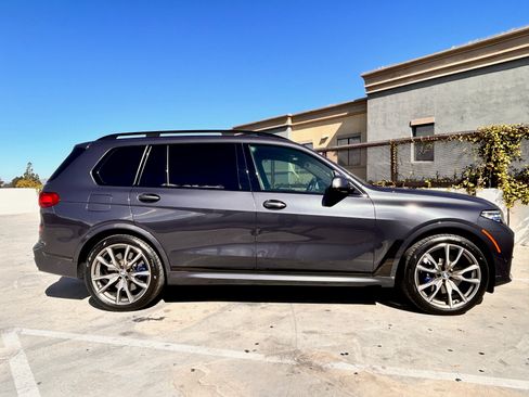Used 2020 BMW X7 M50i image 6