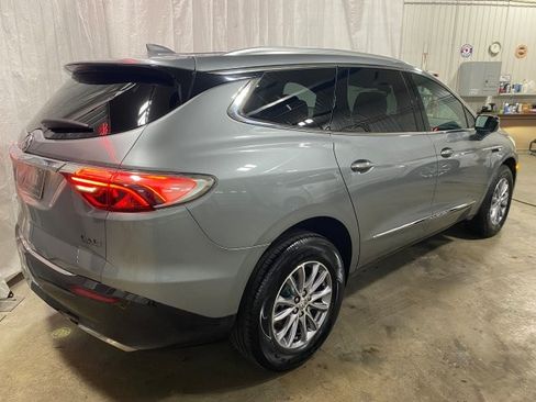 Used 2023 Buick Enclave FWD Essence image 31