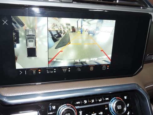 Used 2025 GMC Sierra 1500 4x4 Crew Cab Denali image 48