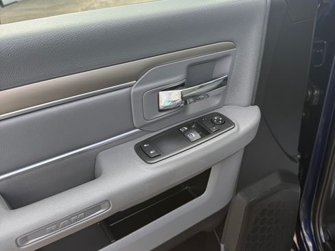 Used 2017 RAM 1500 ST AWD/4WD image 7