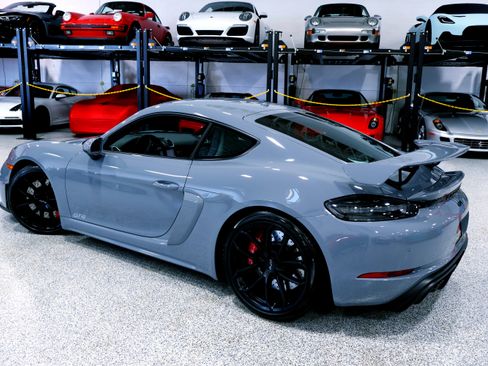 Used 2023 Porsche 718 Cayman GT4 image 9