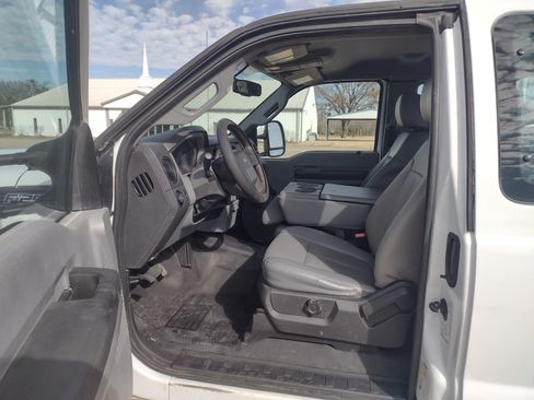 Used 2014 Ford F250 image 9