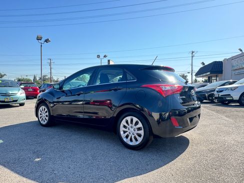 Used 2016 Hyundai Elantra GT image 3