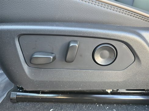 New 2026 GMC Canyon Denali image 14