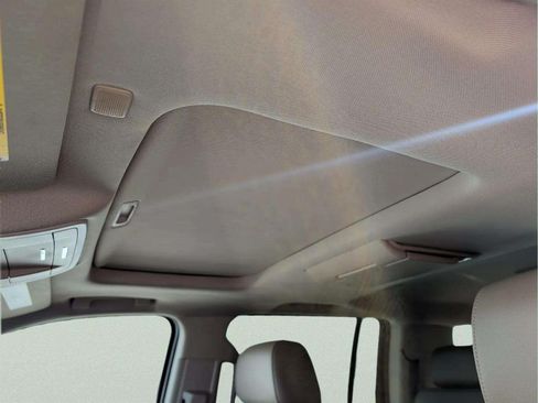 Used 2018 GMC Yukon XL SLT image 10