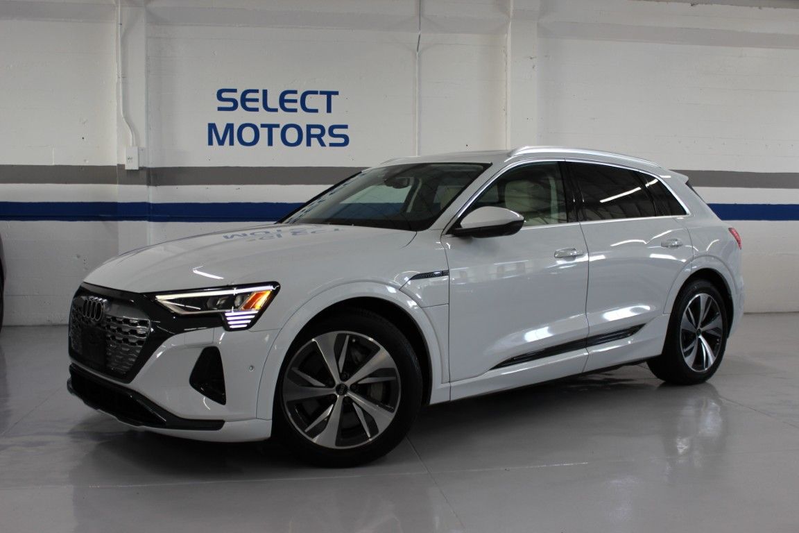 Used 2024 Audi Q8 e-tron Premium Plus AWD/4WD image 2