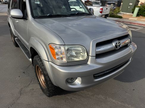 Used 2006 Toyota Sequoia SR5 image 10