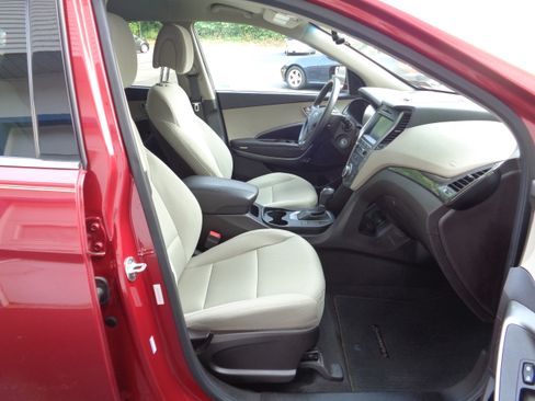 Used 2017 Hyundai Santa Fe Sport image 7