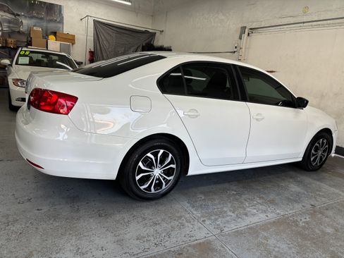 Used 2014 Volkswagen Jetta S image 4