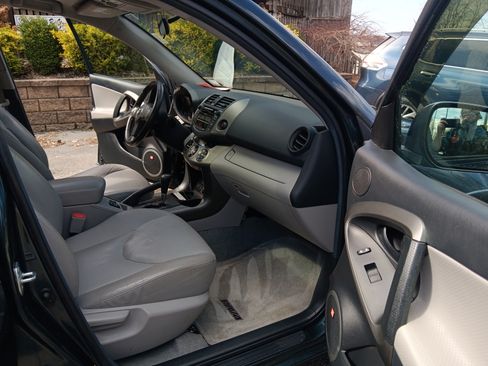 Used 2011 Toyota RAV4 Limited image 10