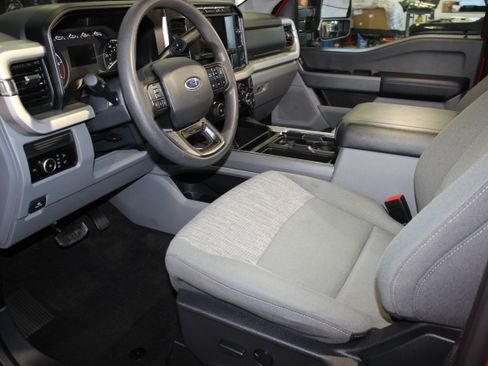 Used 2024 Ford F250 4x4 Crew Cab XLT image 22