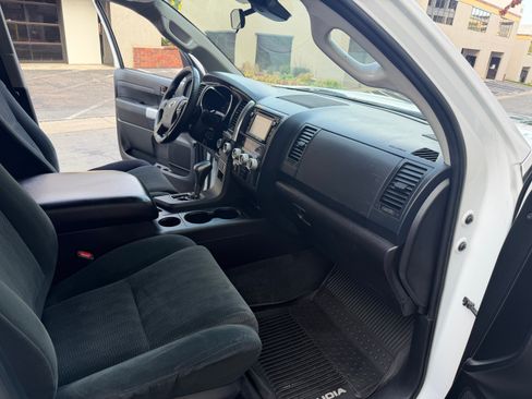Used 2018 Toyota Sequoia 4WD TRD Sport image 33