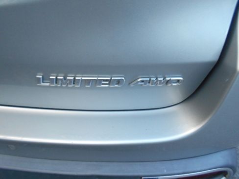 Used 2019 Toyota Highlander AWD V6 image 5