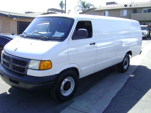 Used 2001 Dodge B3500 image 4