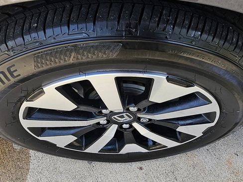 Used 2025 Honda Odyssey EX-L image 17