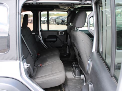 Used 2021 Jeep Wrangler Unlimited Willys image 17