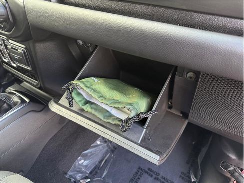 Used 2022 Jeep Wrangler Unlimited Sahara image 42