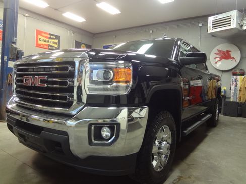 Used 2018 GMC Sierra 2500 SLE image 3