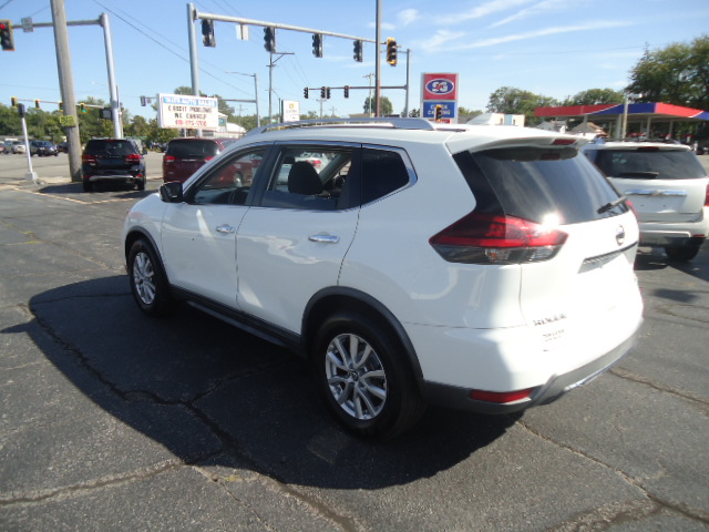 Used 2018 Nissan Rogue FWD SV image 8