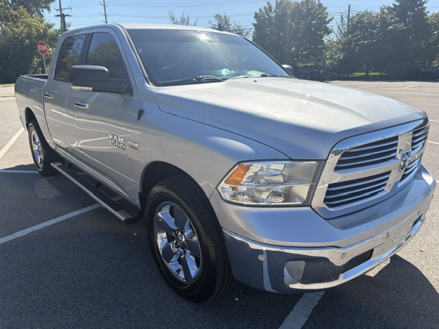 Used 2017 RAM 1500 4x4 Crew Cab Big Horn image 3