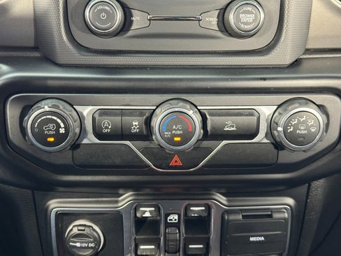 Used 2021 Jeep Wrangler Unlimited Willys image 25