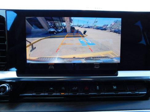 Used 2025 GMC Sierra 1500 SLT image 16