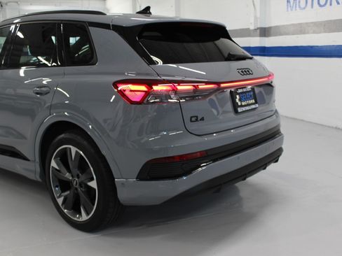Used 2024 Audi Q4 e-tron quattro Premium Plus AWD/4WD image 11