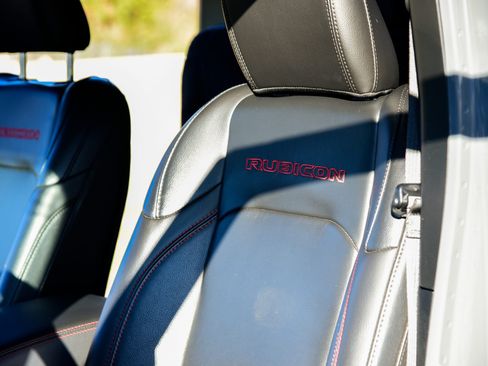 Used 2020 Jeep Gladiator Rubicon image 11