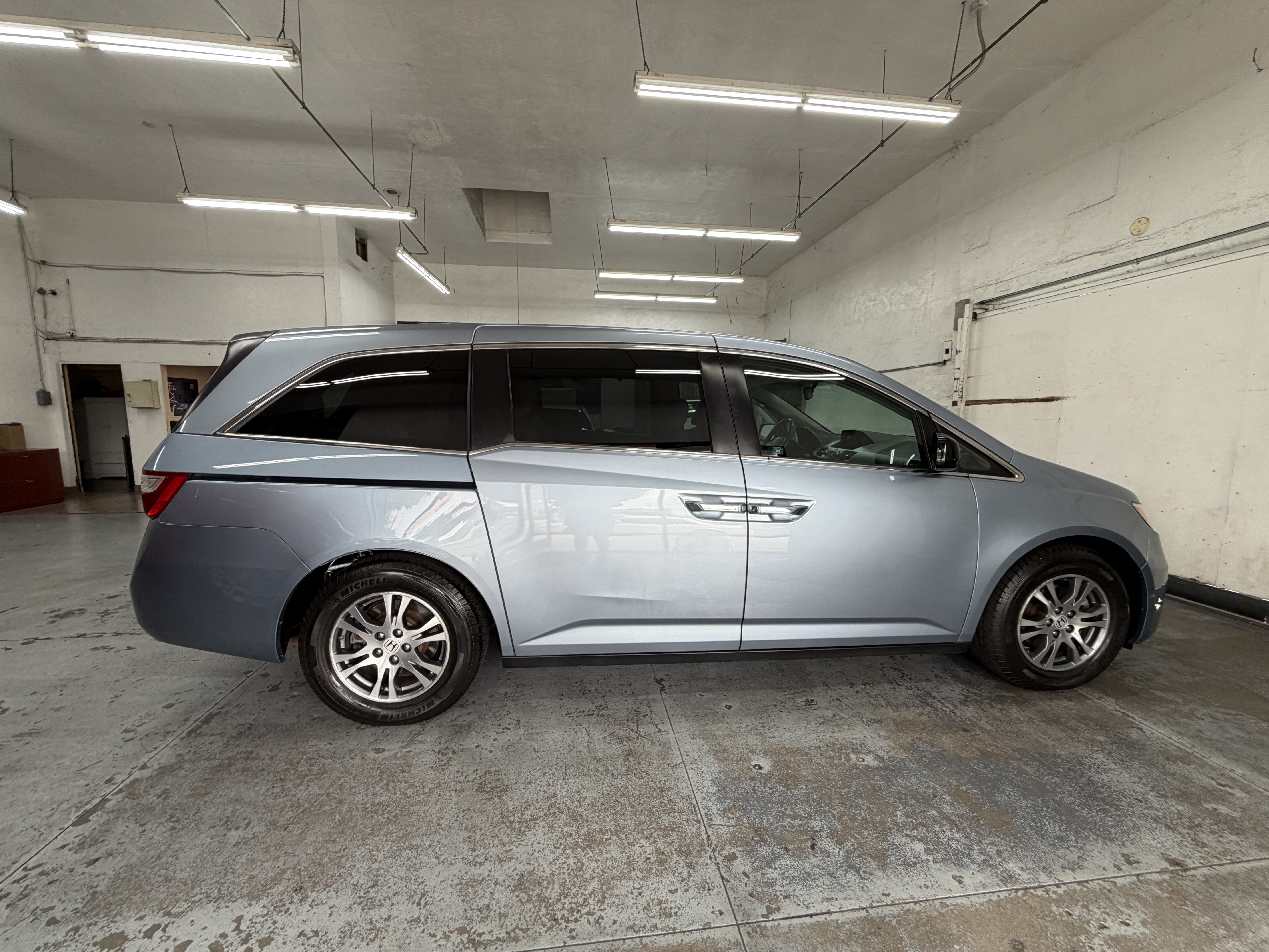 Used 2012 Honda Odyssey EX-L image 7