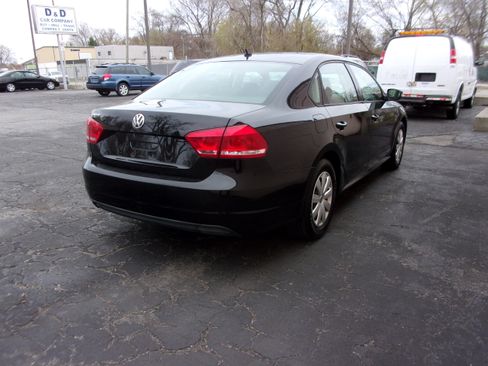 Used 2013 Volkswagen Passat 2.5 S image 4