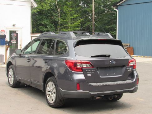 Used 2015 Subaru Outback 2.5i Premium AWD/4WD image 6