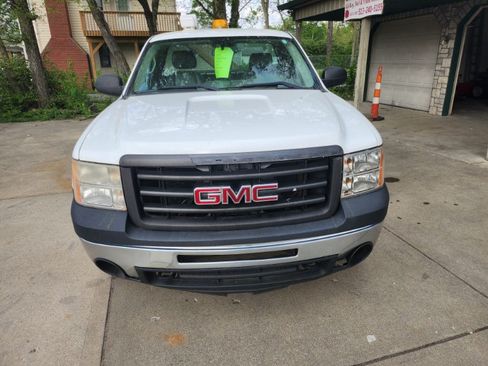 Used 2010 GMC Sierra 1500 AWD/4WD image 2