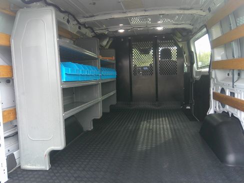 Used 2021 Ford Transit 250 XL image 9