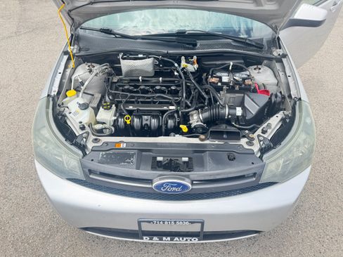 Used 2010 Ford Focus SE Coupe FWD image 24